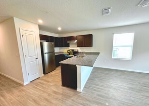 6426 Sweetbay Ln in Jacksonville, FL - Building Photo - Building Photo