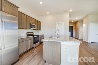 2414 Foster Hl Rd in Richmond, TX - Building Photo - Building Photo