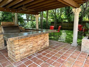8755 SW 96th St in Miami, FL - Building Photo - Building Photo