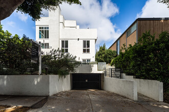 1139 Yale St in Santa Monica, CA - Building Photo - Building Photo