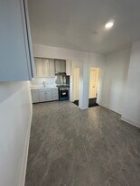 1900 Madison Ave in Baltimore, MD - Building Photo