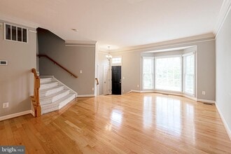43148 Katama Square in Chantilly, VA - Foto de edificio - Building Photo