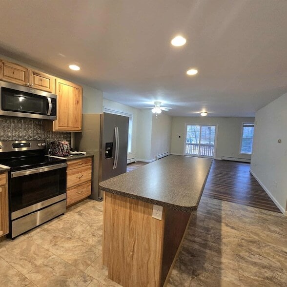 315 Old Concord Turnpike in Barrington, NH - Foto de edificio - Building Photo