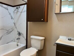 226 Cherry St in Levelland, TX - Foto de edificio - Building Photo