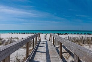 381 Santa Rosa Blvd in Fort Walton Beach, FL - Building Photo