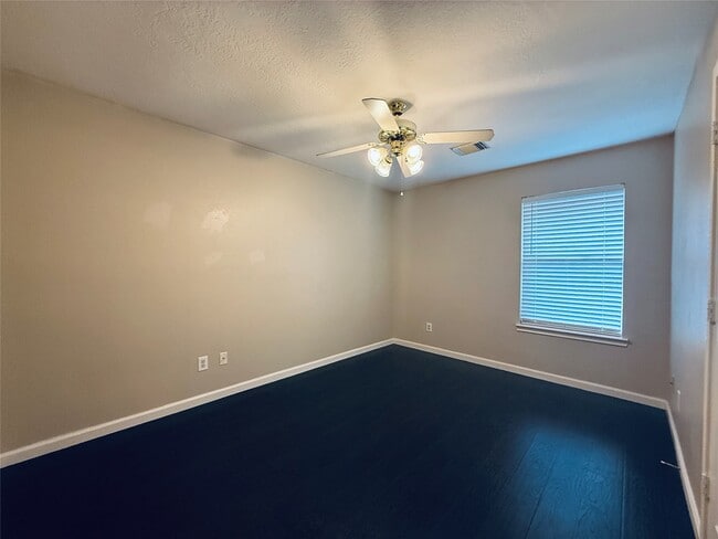 property at 1015 Andover Dr