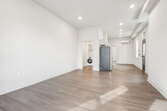 472 Roxborough Ave in Philadelphia, PA - Building Photo - Building Photo