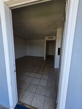 412 W Monroe Ave in Las Vegas, NV - Building Photo - Building Photo