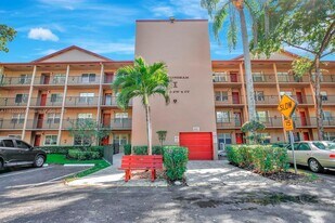 12850 SW 4th Ct in Pembroke Pines, FL - Building Photo