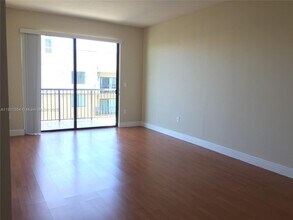 3590 Coral Wy in Miami, FL - Building Photo - Building Photo