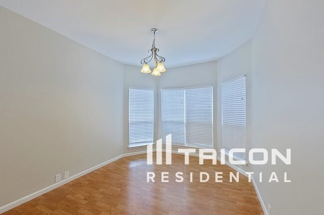 4733 Grant Park Ave in Fort Worth, TX - Foto de edificio - Building Photo