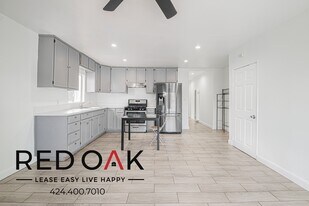 5905 Bonsallo Ave in Los Angeles, CA - Building Photo