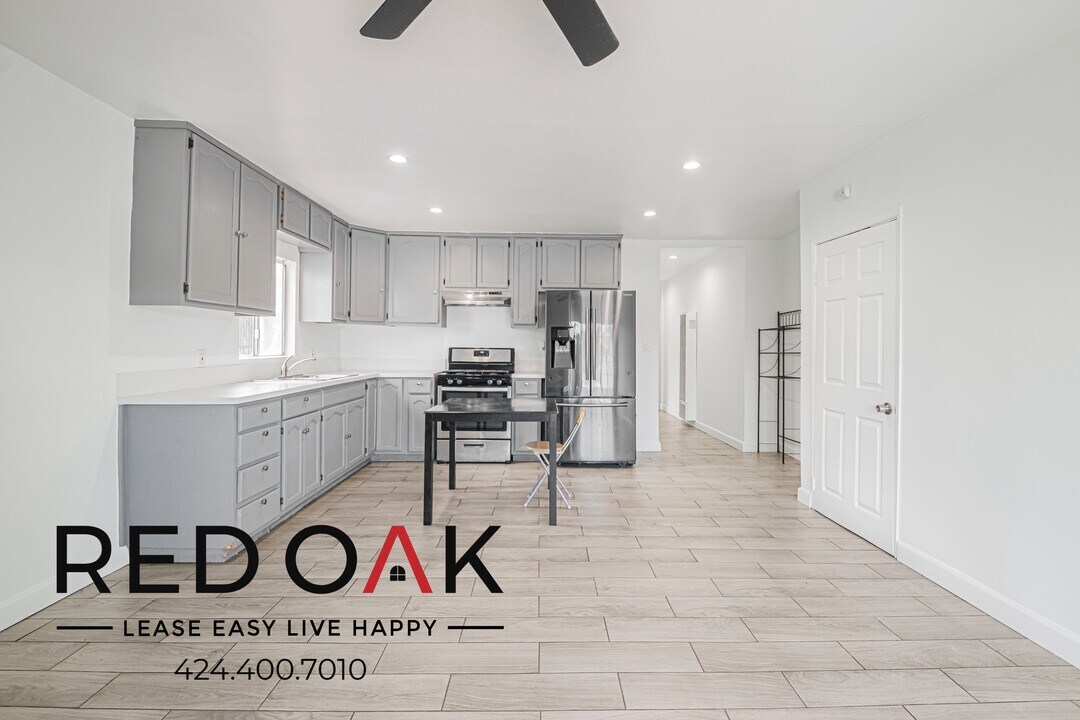 5905 Bonsallo Ave in Los Angeles, CA - Foto de edificio