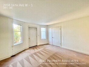 2058 14th Ave W-Unit -1 in Seattle, WA - Building Photo - Building Photo