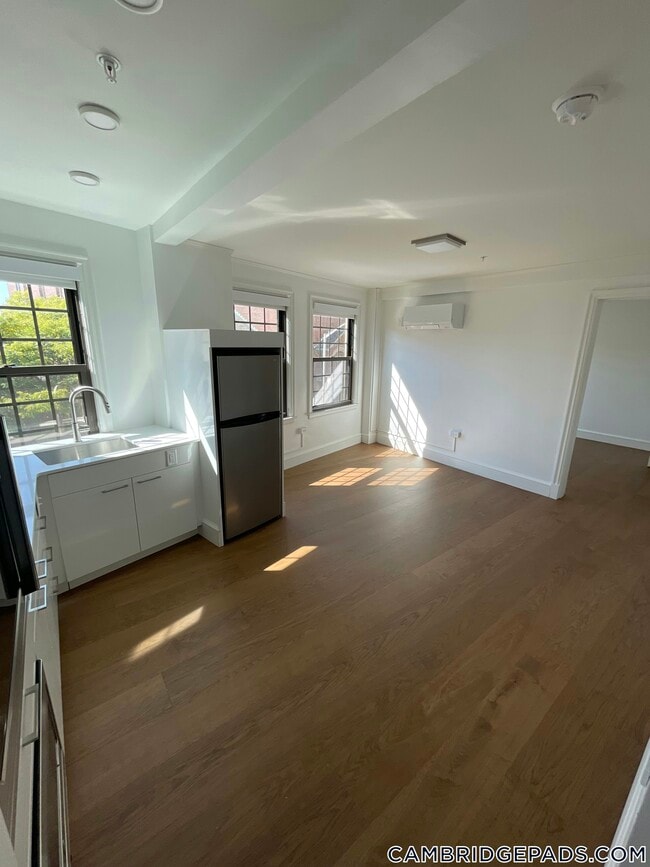 1200 Massachusetts Ave in Cambridge, MA - Building Photo - Building Photo