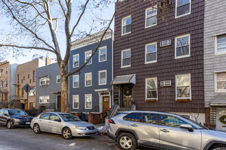 70 Devoe St in Brooklyn, NY - Building Photo - Building Photo