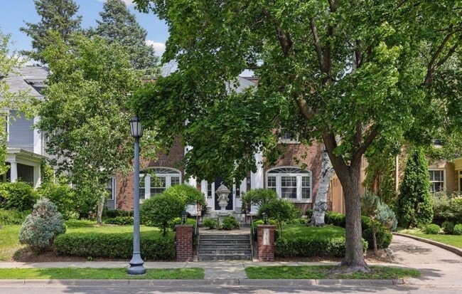 1785 Dupont Ave S in Minneapolis, MN - Building Photo - Building Photo