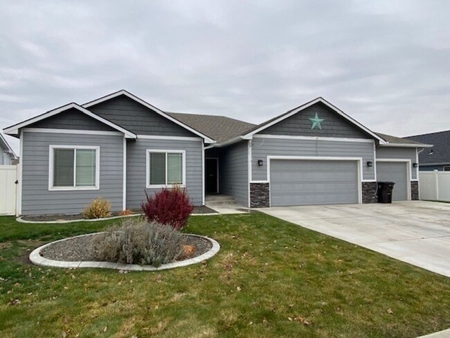 property at 2017 S 59th Ave