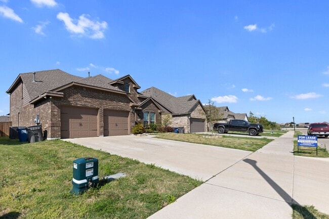 634 Pinehurst Rd in Red Oak, TX - Building Photo - Building Photo