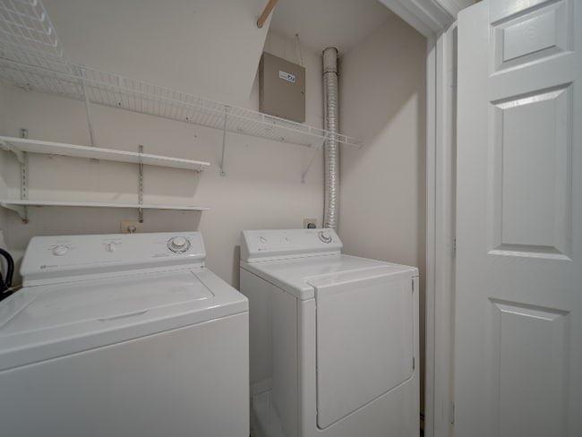 3006 Fallswood Glen Ct in Falls Church, VA - Building Photo - Building Photo