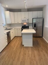 1528 Long Dr Ct in Crofton, MD - Foto de edificio - Building Photo
