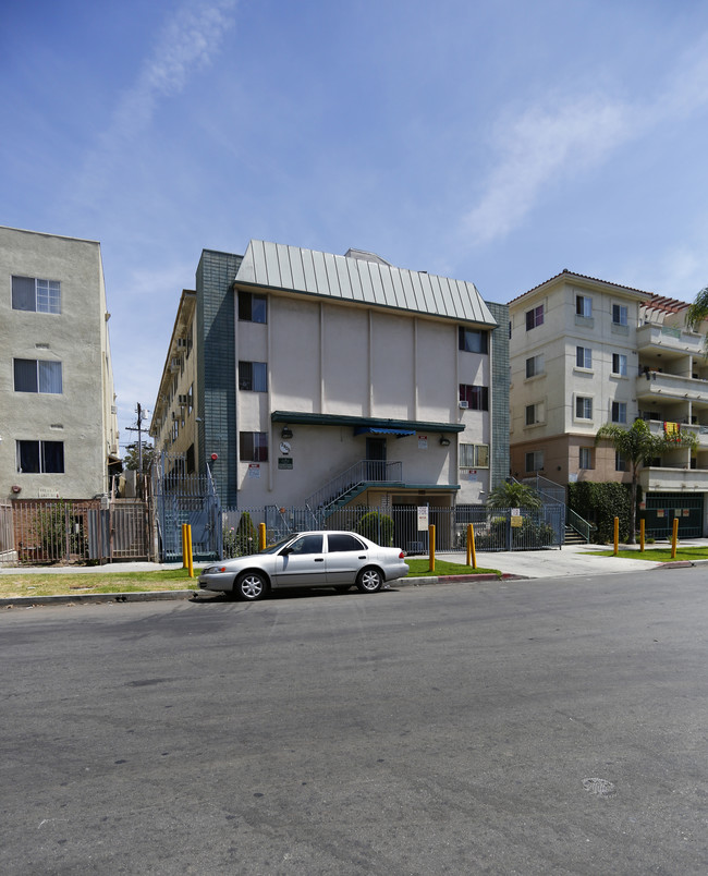 Leeward Apartments in Los Angeles, CA - Foto de edificio - Building Photo