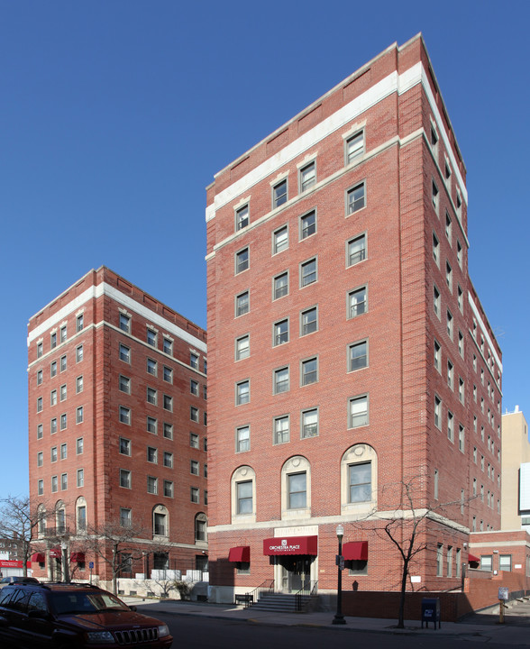 Orchestra Place in Detroit, MI - Foto de edificio