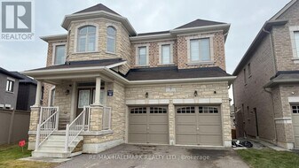 7 Avanti Cres in Hamilton, ON - Building Photo