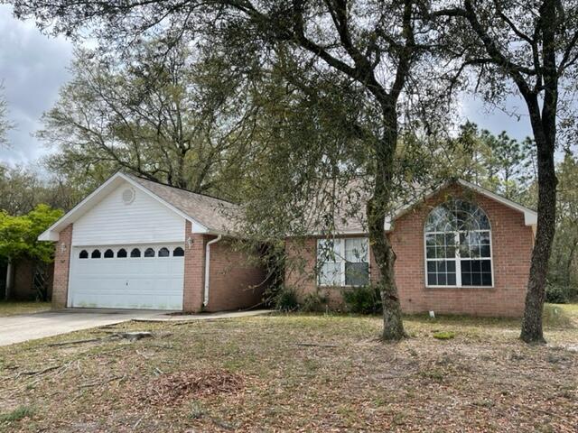 643 Alysheba Dr in Crestview, FL - Building Photo