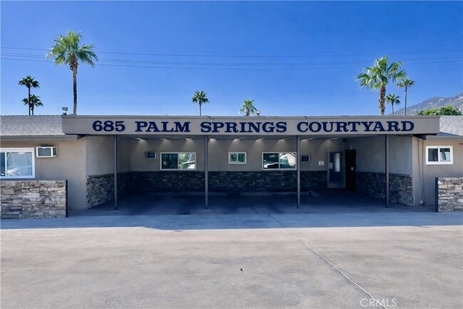685 E Vista Chino, Unit 7 in Palm Springs, CA - Building Photo - Building Photo