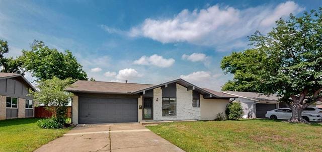 1225 Briarcove Dr in Richardson, TX - Foto de edificio - Building Photo