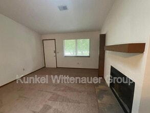 57 Pepperwood Ct in Glen Carbon, IL - Building Photo - Building Photo