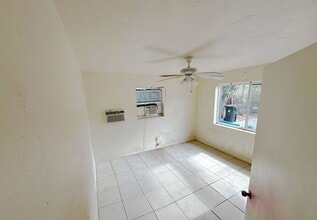 837 NW 10th Terrace in Fort Lauderdale, FL - Building Photo - Building Photo