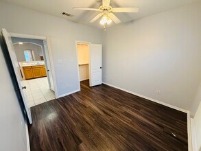 5832 Swords Dr in Fort Worth, TX - Building Photo - Building Photo