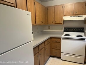 24 Gaffney Ln in Kinderhook, NY - Building Photo - Building Photo