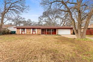 316 S Barbara St in Waco, TX - Building Photo