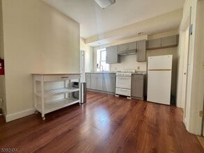 20 Washington Ave in Nutley, NJ - Building Photo - Building Photo