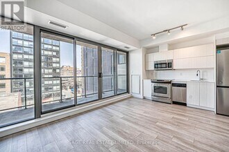 32-632 Camden St in Toronto, ON - Building Photo - Building Photo