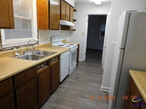 1003 Greenwood Dr in Perry, GA - Building Photo - Building Photo