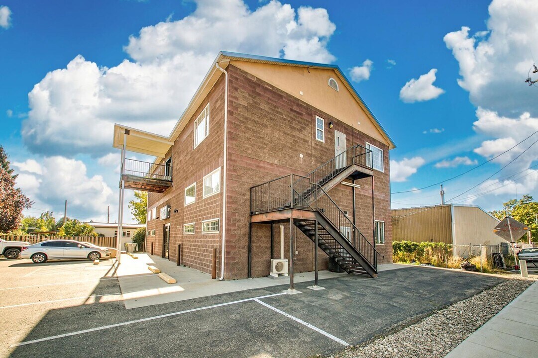 4105 N Adams St in Garden City, ID - Building Photo