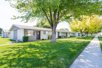 Cadence Apartment Homes in Roy, UT - Building Photo - Building Photo