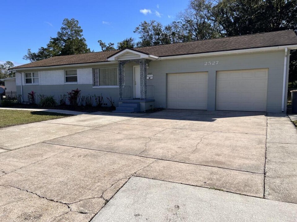 2527 Emily Ln in Jacksonville, FL - Building Photo