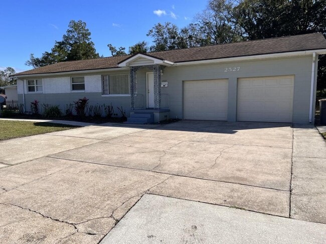 property at 2527 Emily Ln