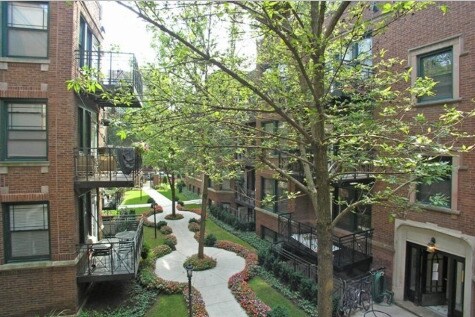 1142 W Pratt Blvd in Chicago, IL - Building Photo