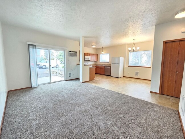 6026 N Wiscomb St in Spokane, WA - Building Photo - Building Photo