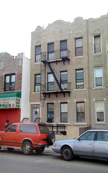 124 Cortelyou Rd in Brooklyn, NY - Building Photo