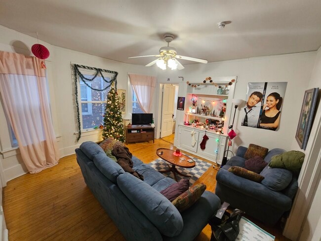 2835 N Cramer St, Unit 1 in Milwaukee, WI - Foto de edificio - Building Photo