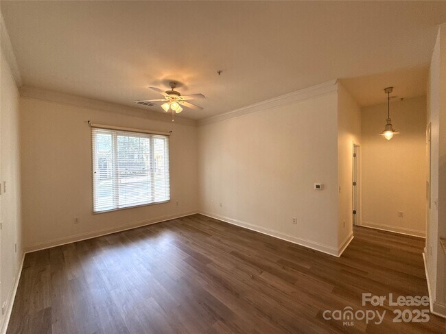 719 Garden District Dr in Charlotte, NC - Foto de edificio - Building Photo