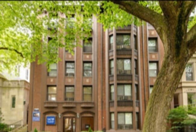 property at 1430 N Dearborn Pkwy