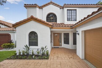 131 Island Way in Greenacres, FL - Building Photo - Building Photo